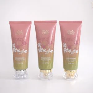 Ümmargused pehmed plasttorud