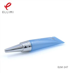 Ümmargune kosmeetika pakendi plastikust väike pehme toru